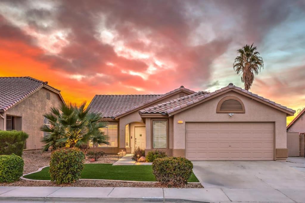 Villa Sunset Swim - Modern Vegas Heated Pool Retreat Henderson Exterior foto